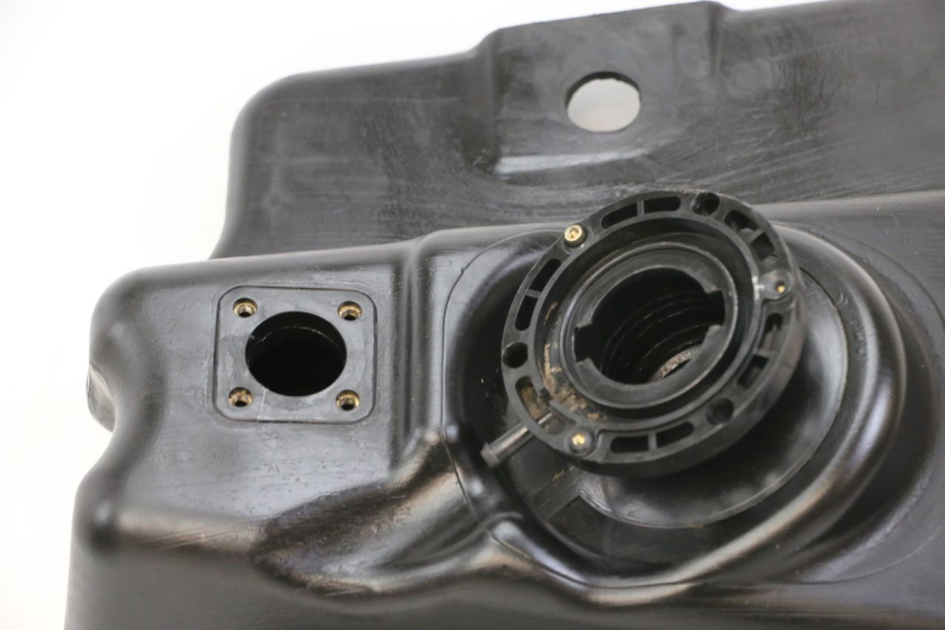 photo de FUEL TANK PEUGEOT SPEEDFIGHT 3 LC 2T 50 (2009 - 2015) - Technical close-up