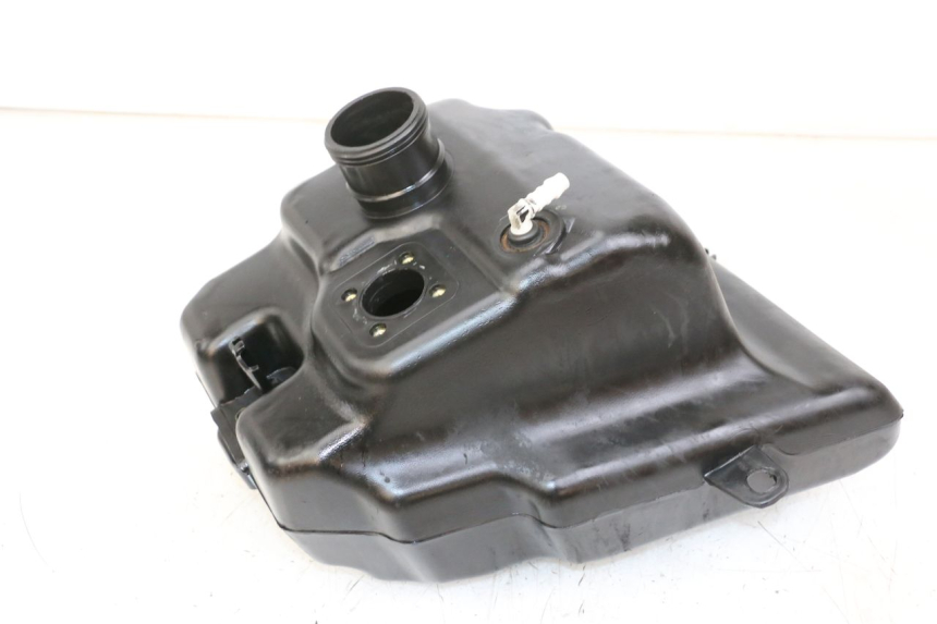 photo de FUEL TANK PEUGEOT STREETZONE 4T 50 (2018 - 2023) - Alternative perspective