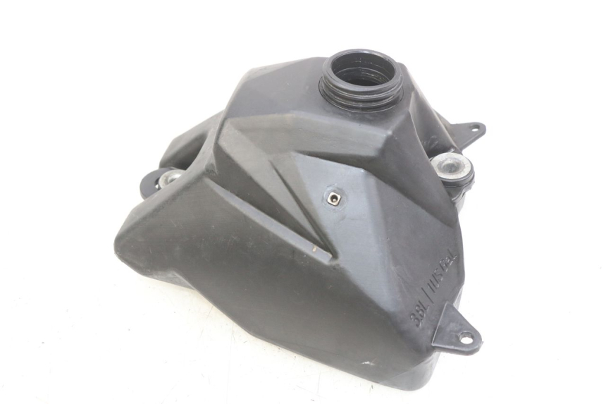 photo de FUEL TANK YCF PILOT 125 - Fixing points details
