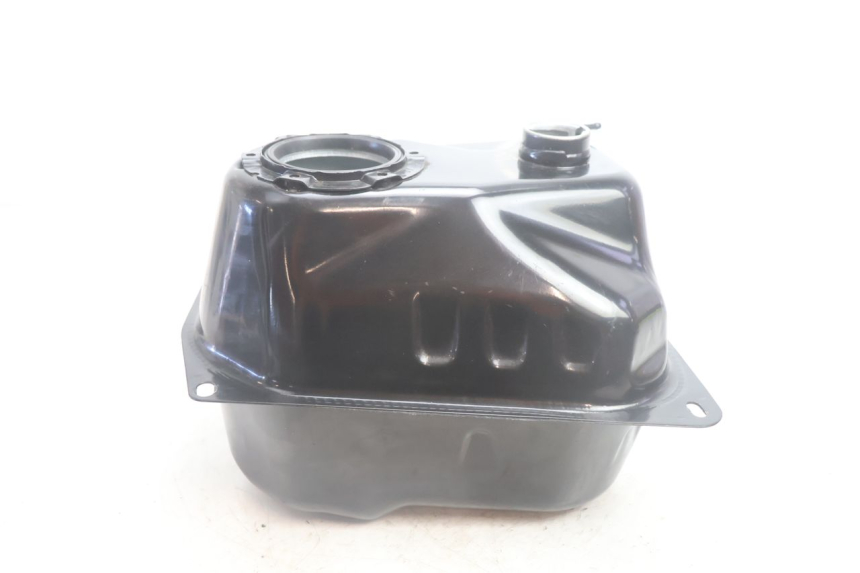 photo de FUEL TANK JM MOTORS R-MAX TECH 50 (2024 - 2026) - Technical close-up
