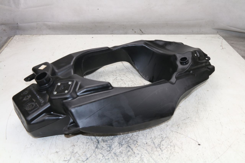 photo de FUEL TANK RIEJU RS SPORT NAKED 50 (2013 - 2018) - Main view