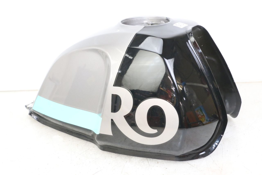 photo de FUEL TANK ROYAL ENFIELD SCRAM 411 (2022 - 2024) - Fixing points details