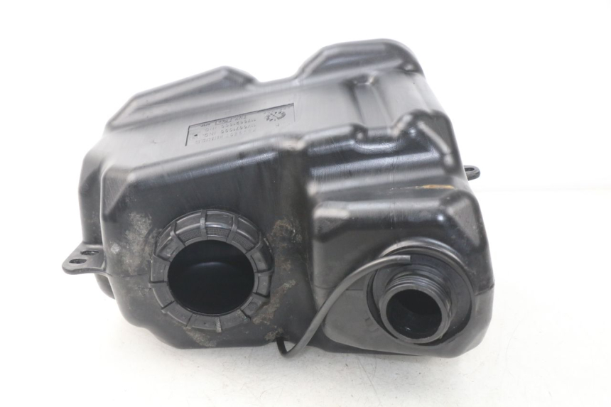 photo de FUEL TANK PEUGEOT SATELIS 125 (2013 - 2018) - Zoom on usage condition