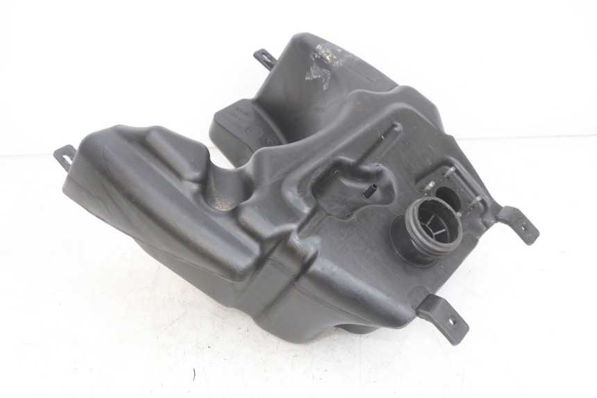 photo de FUEL TANK APRILIA SCARABEO LIGHT 125 (2007 - 2011) - Zoom on usage condition