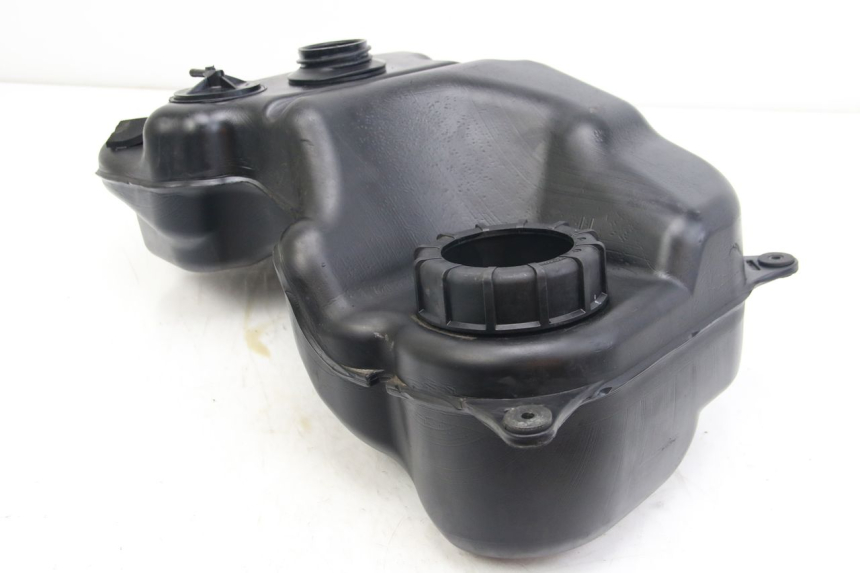 photo de FUEL TANK SUZUKI SIXTEEN 125 (2008 - 2010) - Main view