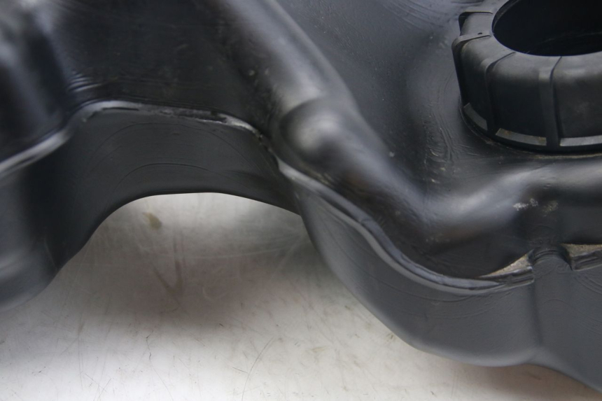 photo de FUEL TANK SUZUKI SIXTEEN 125 (2008 - 2010) - Additional view of the item