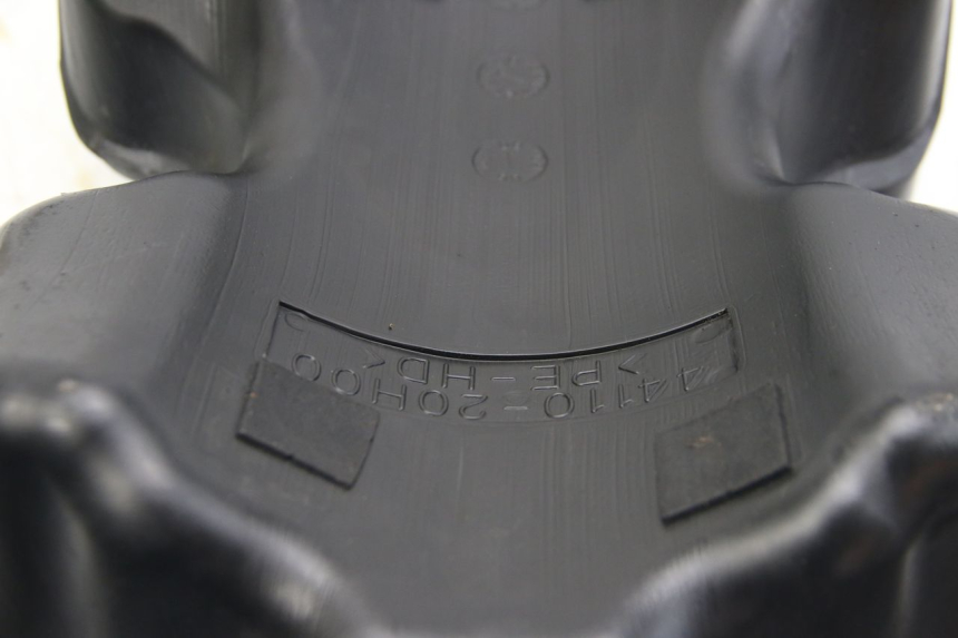 photo de FUEL TANK SUZUKI SIXTEEN 125 (2008 - 2010) - Supplementary product photo