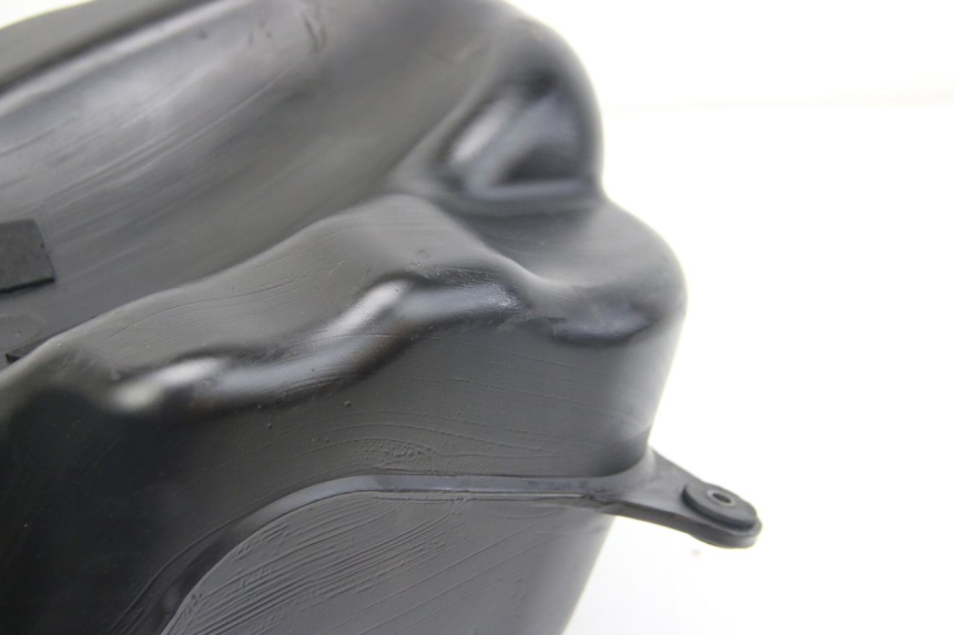 photo de FUEL TANK SUZUKI SIXTEEN 125 (2008 - 2010) - Component detail