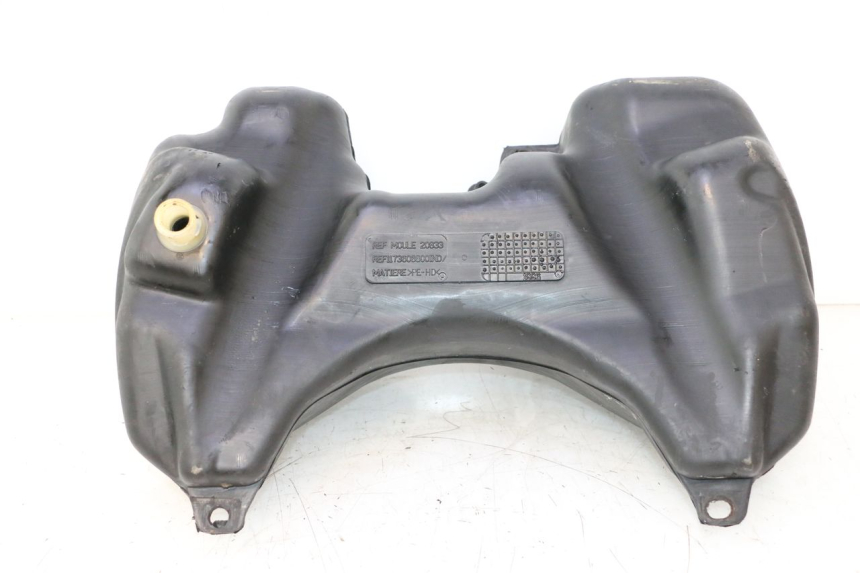 photo de FUEL TANK PEUGEOT SPEEDFIGHT LC 50 (1996 - 2002) - Fixing points details