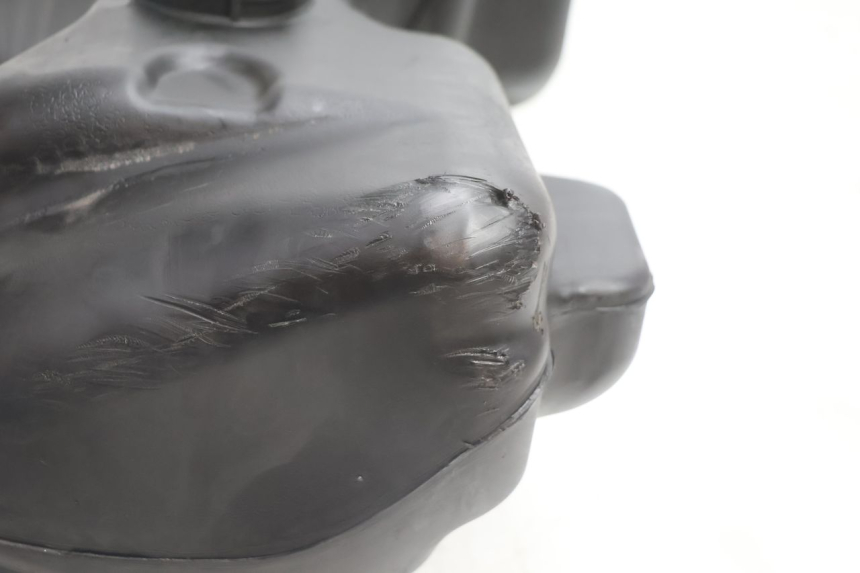 photo de FUEL TANK PEUGEOT SPEEDFIGHT LC 50 (1996 - 2002) - Technical close-up