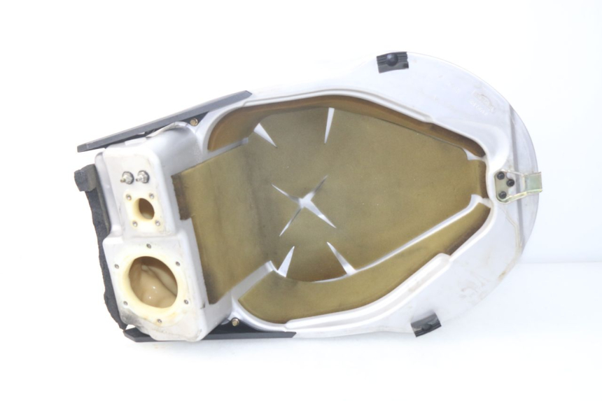 photo de FUEL TANK TRIUMPH SPRINT ST ABS 1050 (2005 - 2007) - Technical close-up