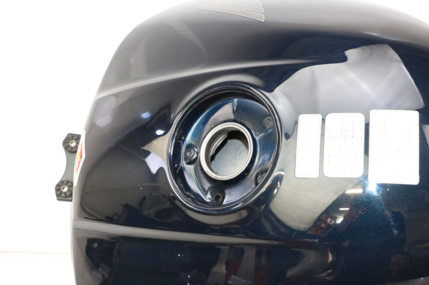 photo de FUEL TANK HONDA ST PAN EUROPEAN 1300 (2002 - 2013) - Alternative perspective