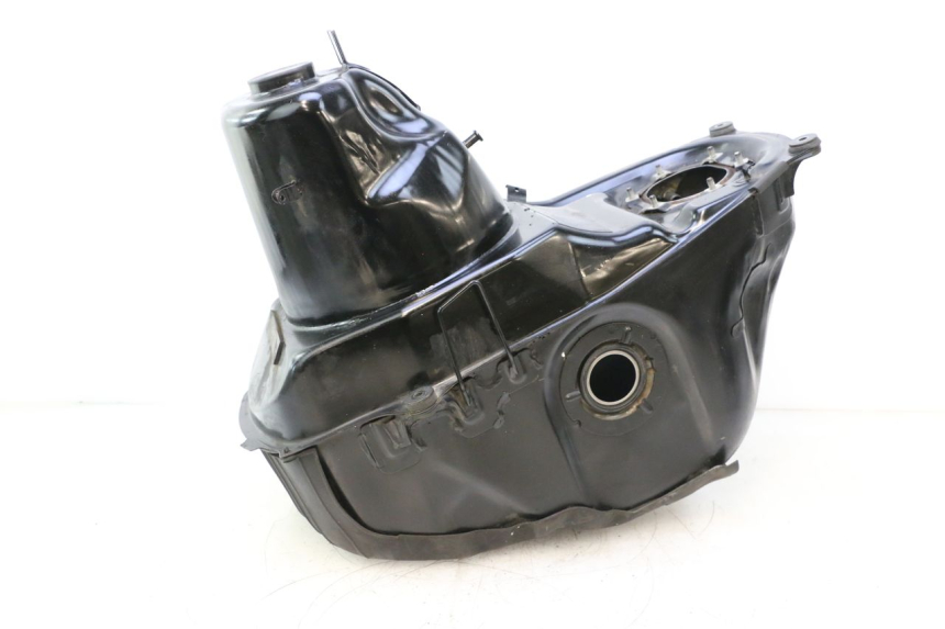 photo de FUEL TANK HONDA ST PAN EUROPEAN 1100 (1990 - 2002) - Additional view of the item