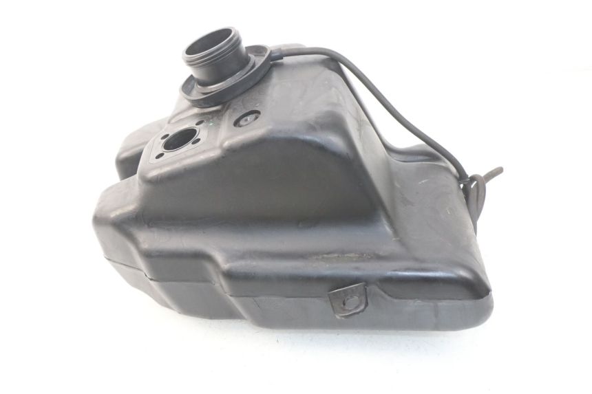 photo de FUEL TANK PEUGEOT STREETZONE 2T 50 (2014 - 2019) - Zoom on usage condition