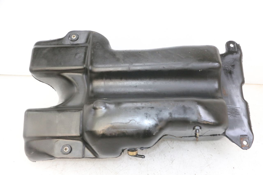 photo de FUEL TANK PIAGGIO SUPER LX 125 (2000 - 2003) - Zoom on usage condition