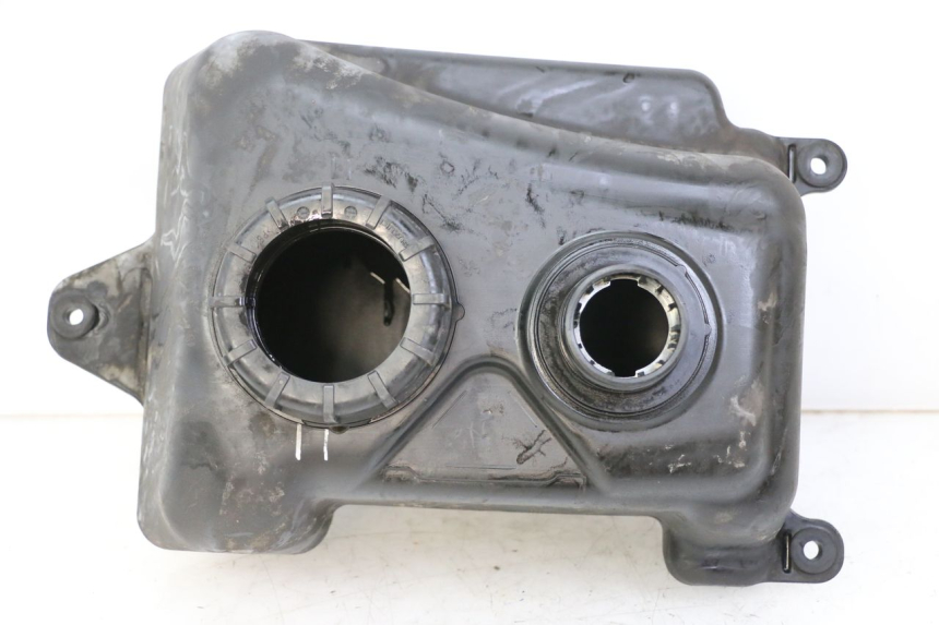 photo de FUEL TANK SUZUKI BURGMAN 125 (2015 - 2017) - Zoom on usage condition