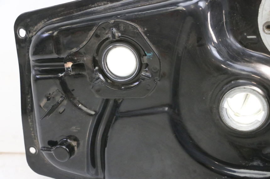 photo de FUEL TANK PEUGEOT TWEET PRO EFI 4T 50 (2021 - 2022) - Surface and material condition