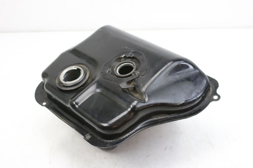 photo de FUEL TANK PEUGEOT TWEET 125 (2010 - 2017) - Alternative perspective