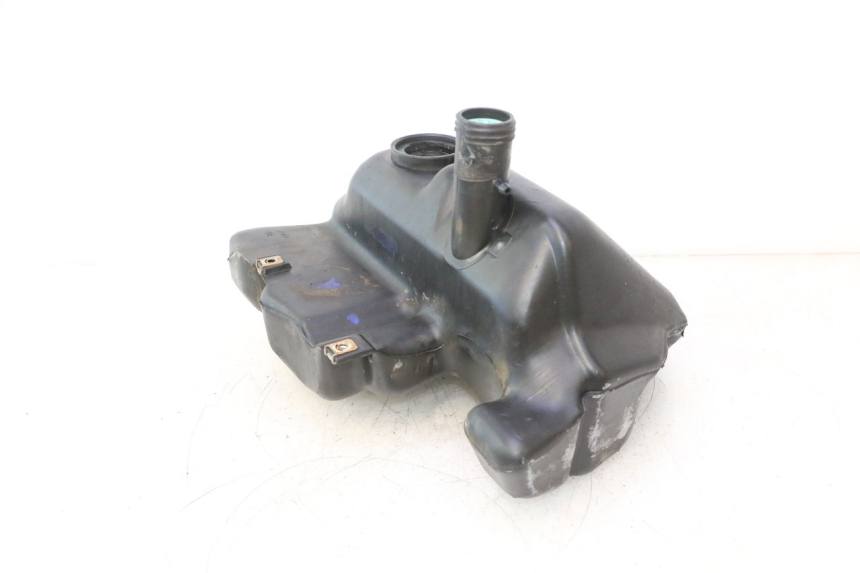 photo de FUEL TANK PIAGGIO VESPA LX 2T 50 (2005 - 2013) - Fixing points details