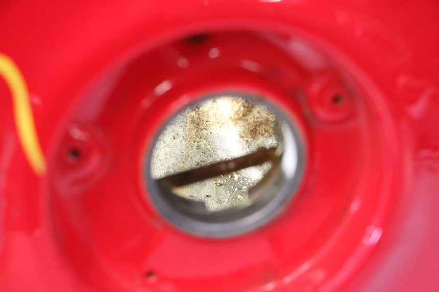 photo de FUEL TANK HONDA VFR FI RC46 800 (1998 - 2001) - Technical close-up