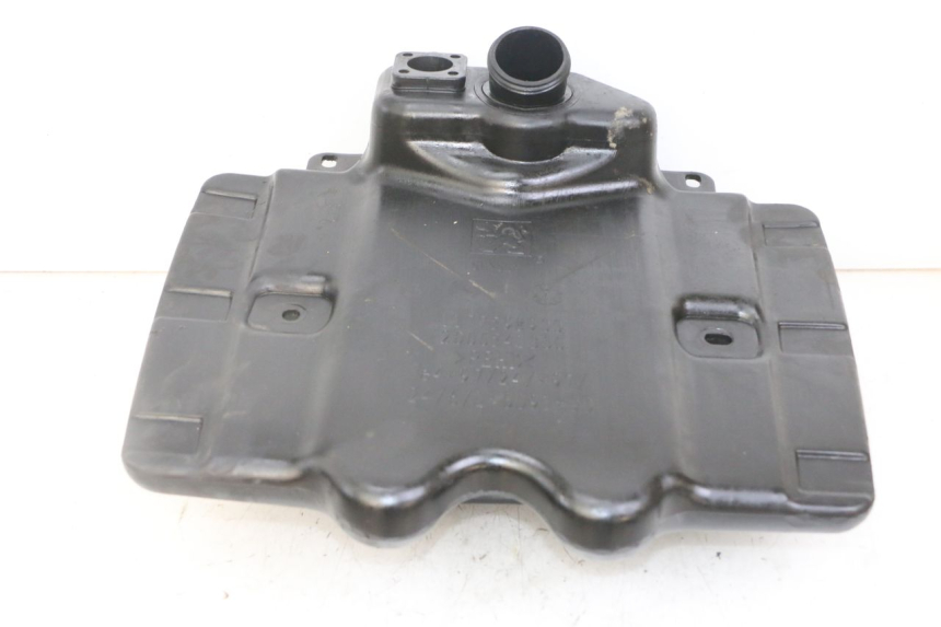 photo de FUEL TANK PEUGEOT VIVACITY NEW 4T 50 (2008 - 2017) - Fixing points details