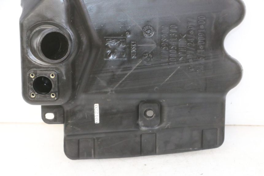photo de FUEL TANK PEUGEOT VIVACITY NEW 4T 50 (2008 - 2017) - Fixing points details