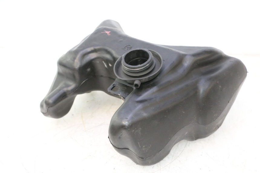 photo de FUEL TANK PEUGEOT VIVACITY 50 (2004 - 2009) - Zoom on usage condition