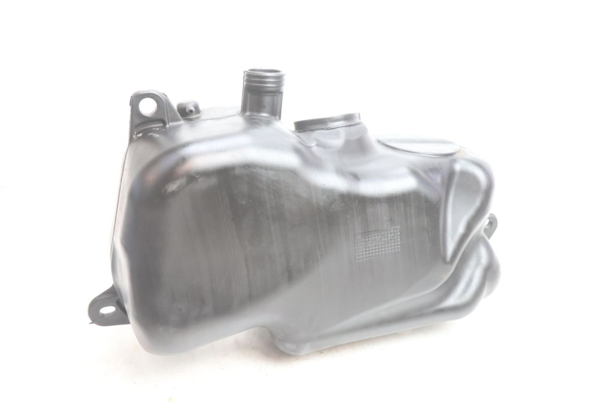 photo de FUEL TANK PIAGGIO X8 STREET 125 (2006 - 2007) - Technical close-up