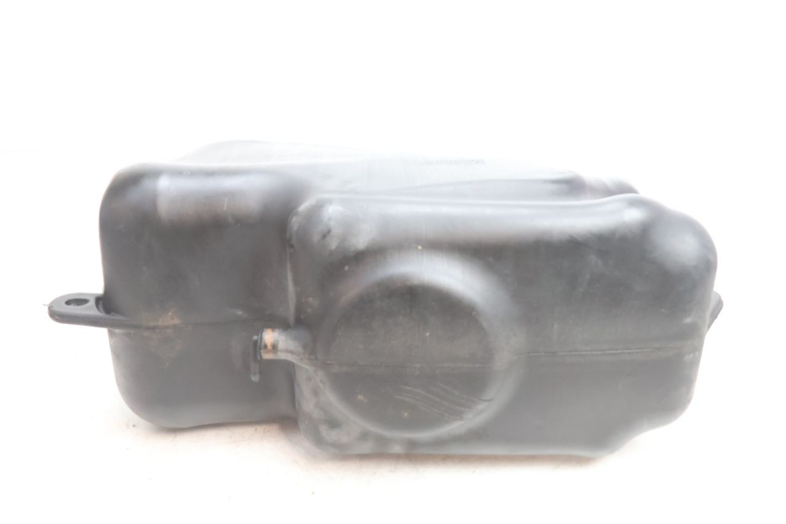 photo de FUEL TANK PIAGGIO X8 STREET 125 (2006 - 2007) - Fixing points details