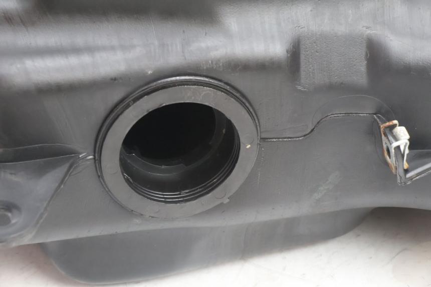 photo de FUEL TANK PIAGGIO X9 AMALFI 180 (2000 - 2003) - Zoom on usage condition