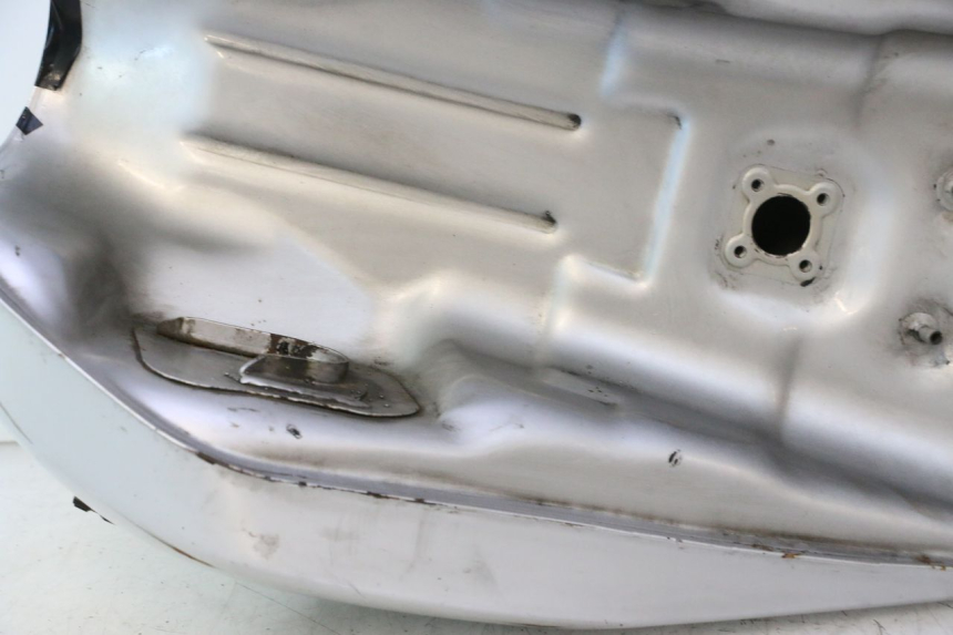 photo de FUEL TANK YAMAHA XJR 1300 (1998 - 2002) - Zoom on usage condition