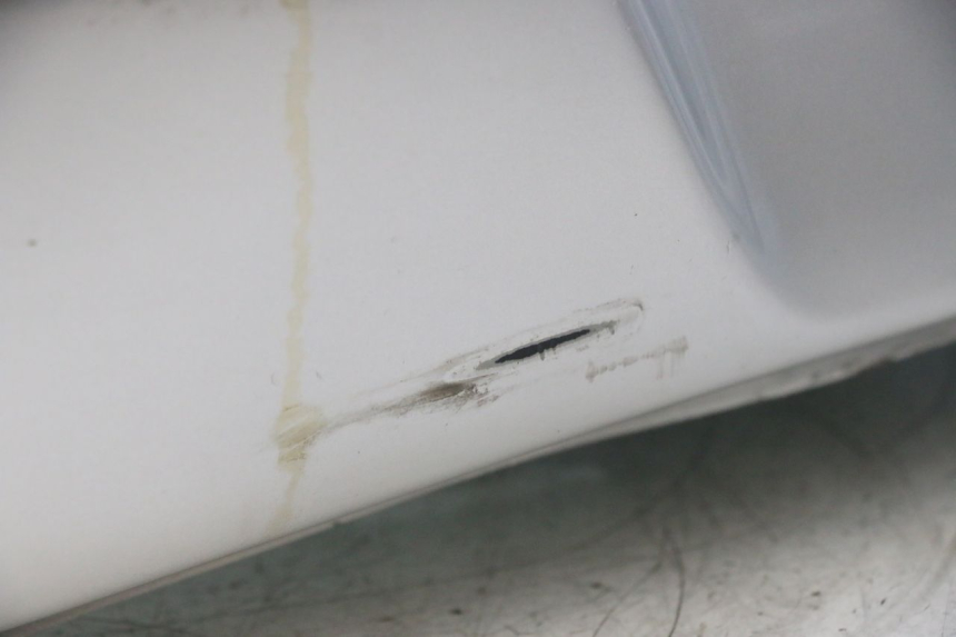 photo de FUEL TANK YAMAHA XJR 1300 (1998 - 2002) - Technical close-up