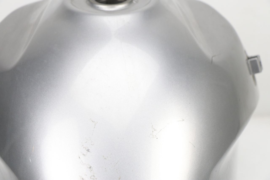 photo de FUEL TANK HONDA XLV VARADERO 125 (2000 - 2006) - High-resolution close-up