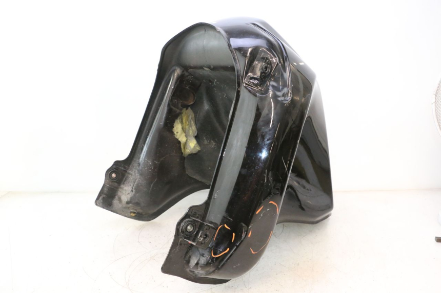 photo de FUEL TANK HONDA XRV AFRICA TWIN 750 (1990 - 1992) - High-resolution close-up