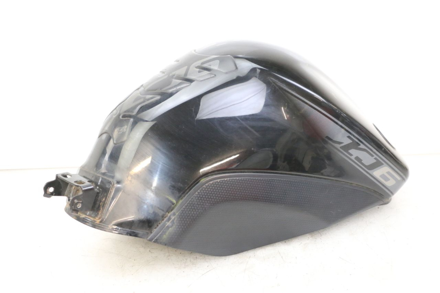 photo de FUEL TANK YAMAHA XJ6 ABS 600 (2008 - 2016) - High-resolution close-up
