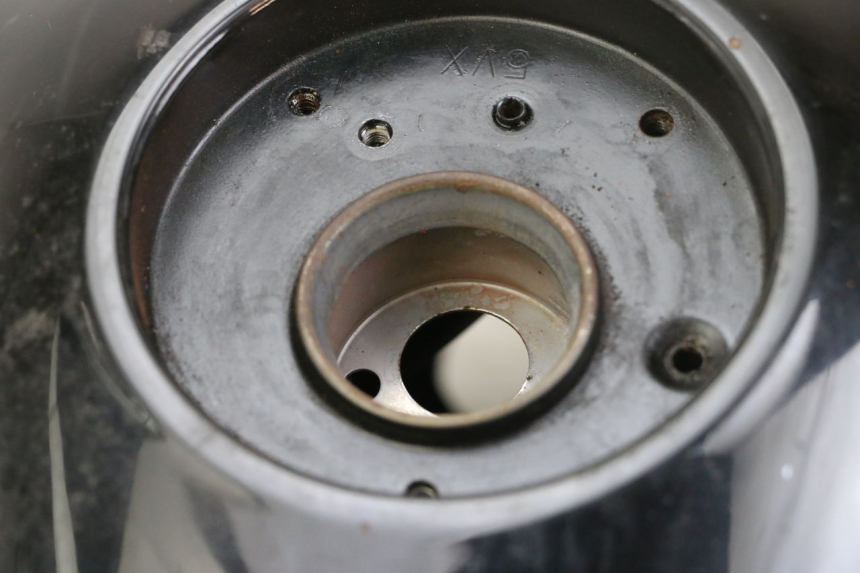 photo de FUEL TANK YAMAHA XJ6 ABS 600 (2008 - 2016) - Zoom on usage condition