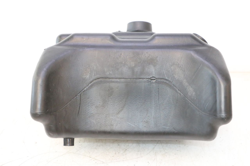 photo de FUEL TANK YAMAHA YP MAJESTY 125 (2002 - 2006) - Zoom on usage condition