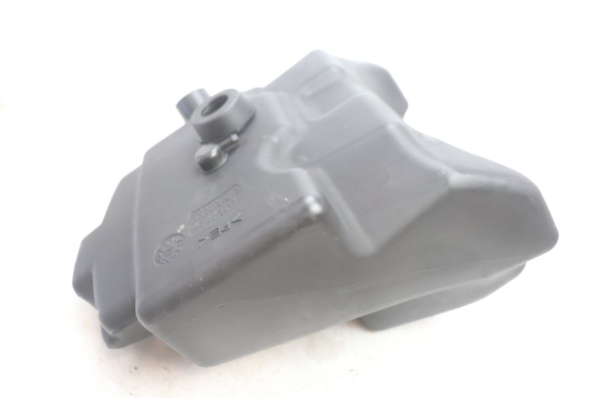 photo de FUEL TANK YAMAHA YP MAJESTY 125 (2002 - 2006) - Zoom on usage condition