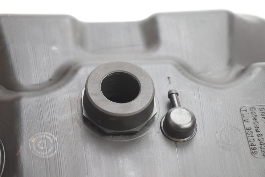 photo de FUEL TANK YAMAHA YP MAJESTY 125 (2002 - 2006) - Alternative perspective