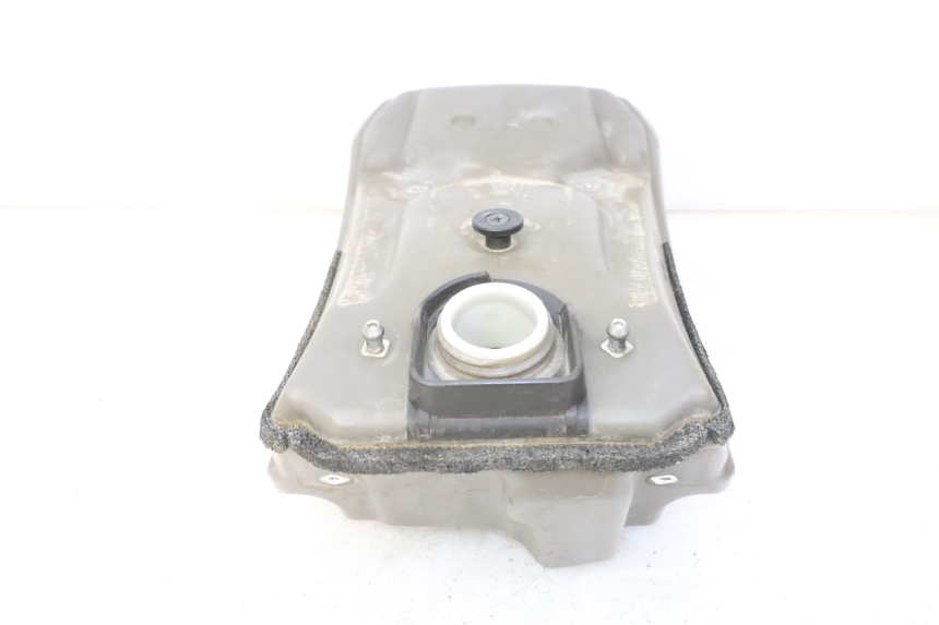 photo de FUEL TANK YAMAHA YZF YZ-F 450 (2014 - 2016) - Fixing points details