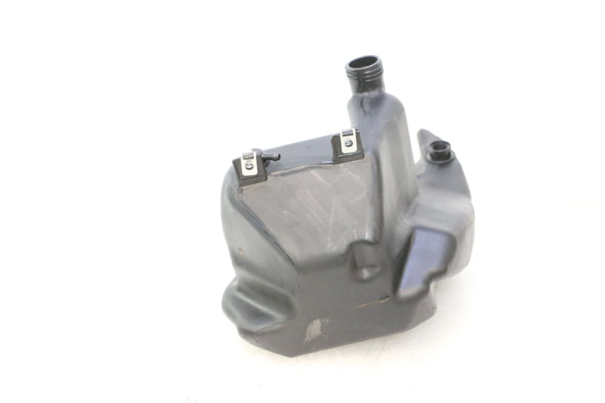 photo de FUEL TANK PIAGGIO ZIP 2T 50 (2009 - 2019) - Fixing points details