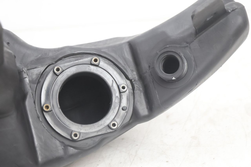 photo de FUEL TANK PIAGGIO ZIP IGET 4T 50 (2021 - 2023) - Alternative perspective