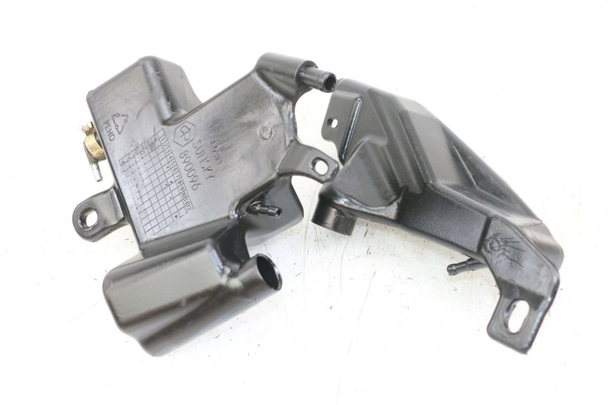 photo de OIL TANK APRILIA SR MOTARD 50 (2012 - 2018) - Zoom on usage condition