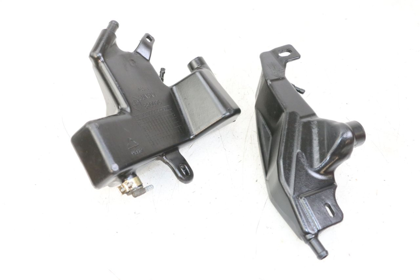 photo de OIL TANK APRILIA SR MOTARD 50 (2012 - 2018) - Alternative perspective