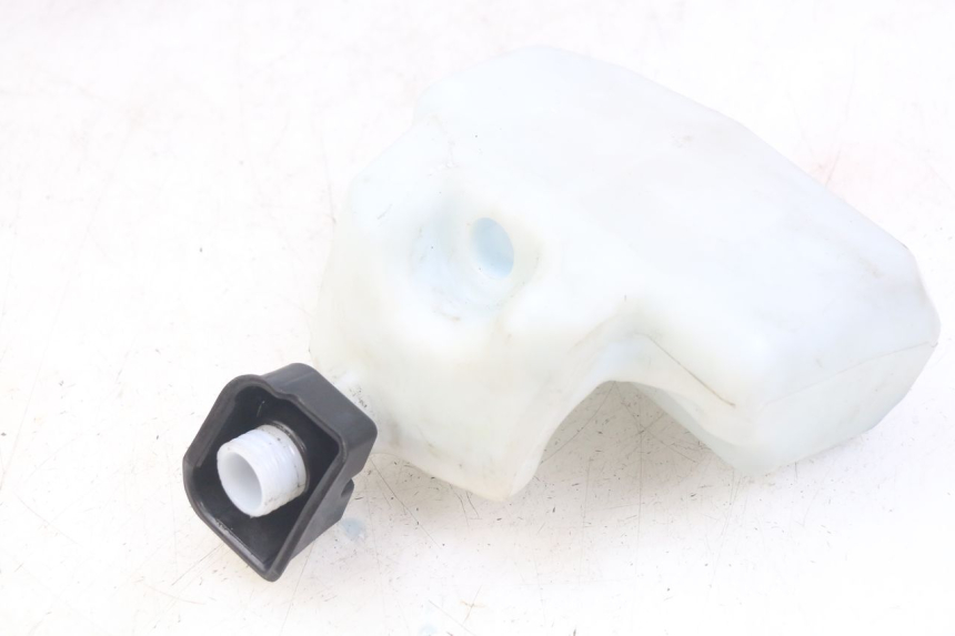 photo de OIL TANK PEUGEOT CITYSTAR 50 (2013 - 2017) - Alternative perspective