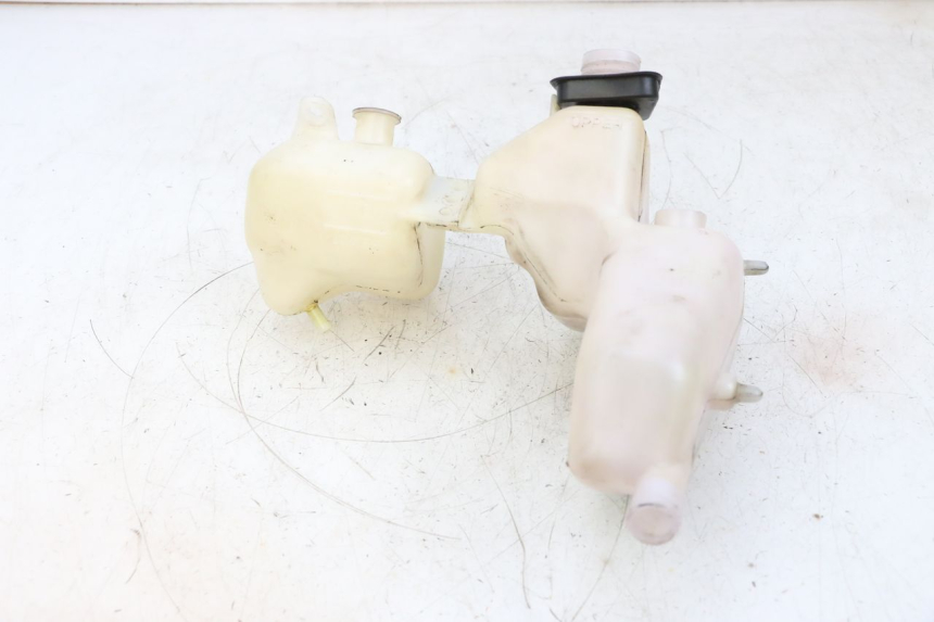 photo de OIL TANK HONDA NSR R 125 (1994 - 2003) - Fixing points details