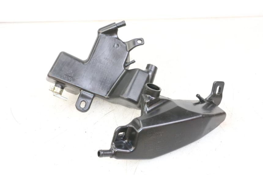 photo de OIL TANK PIAGGIO NEW TYPHOON 50 (2010 - 2017) - Alternative perspective