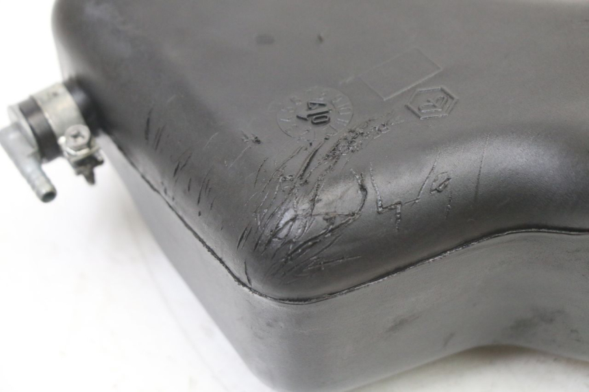 photo de OIL TANK PIAGGIO VESPA S 2T 50 (2007 - 2014) - Zoom on usage condition