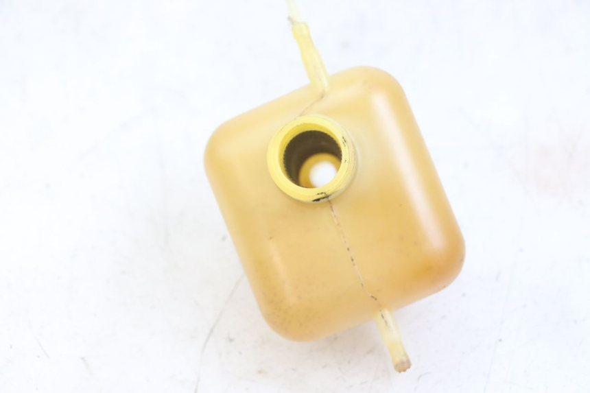 photo de OIL TANK PEUGEOT SATELIS 125 (2006 - 2009) - Zoom on usage condition