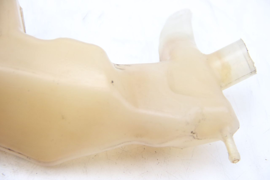 photo de OIL TANK SUZUKI SIXTEEN 125 (2008 - 2010) - Zoom on usage condition